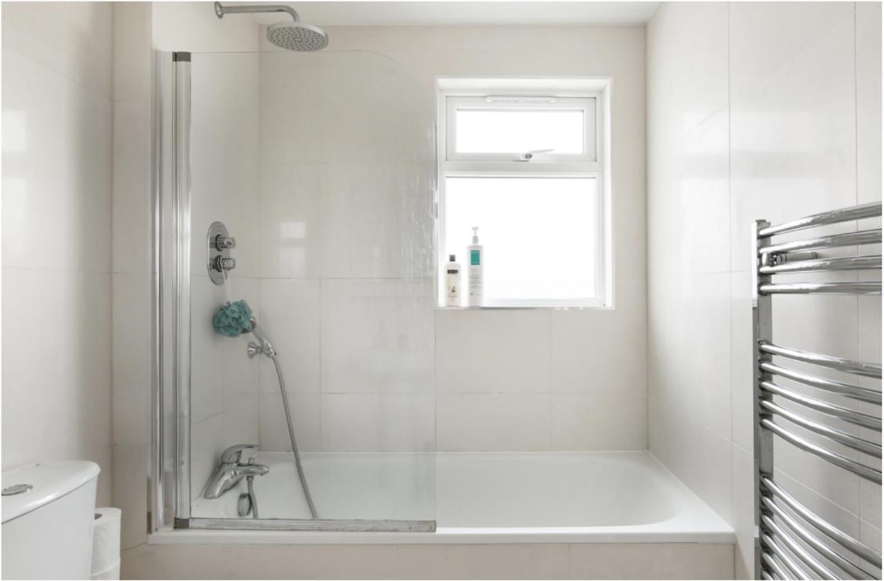 Fabulous East Finchley Apartment Лондон Екстериор снимка